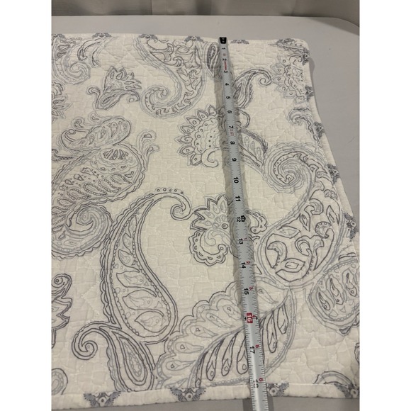 Vera Bradley Gray White Paisley Pillow Shams (2) Zippered Reversible - Picture 9 of 9